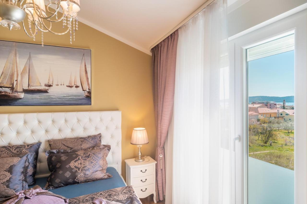 Apartment Tikvarin, Kastel Kambelovac Kaštela Kültér fotó