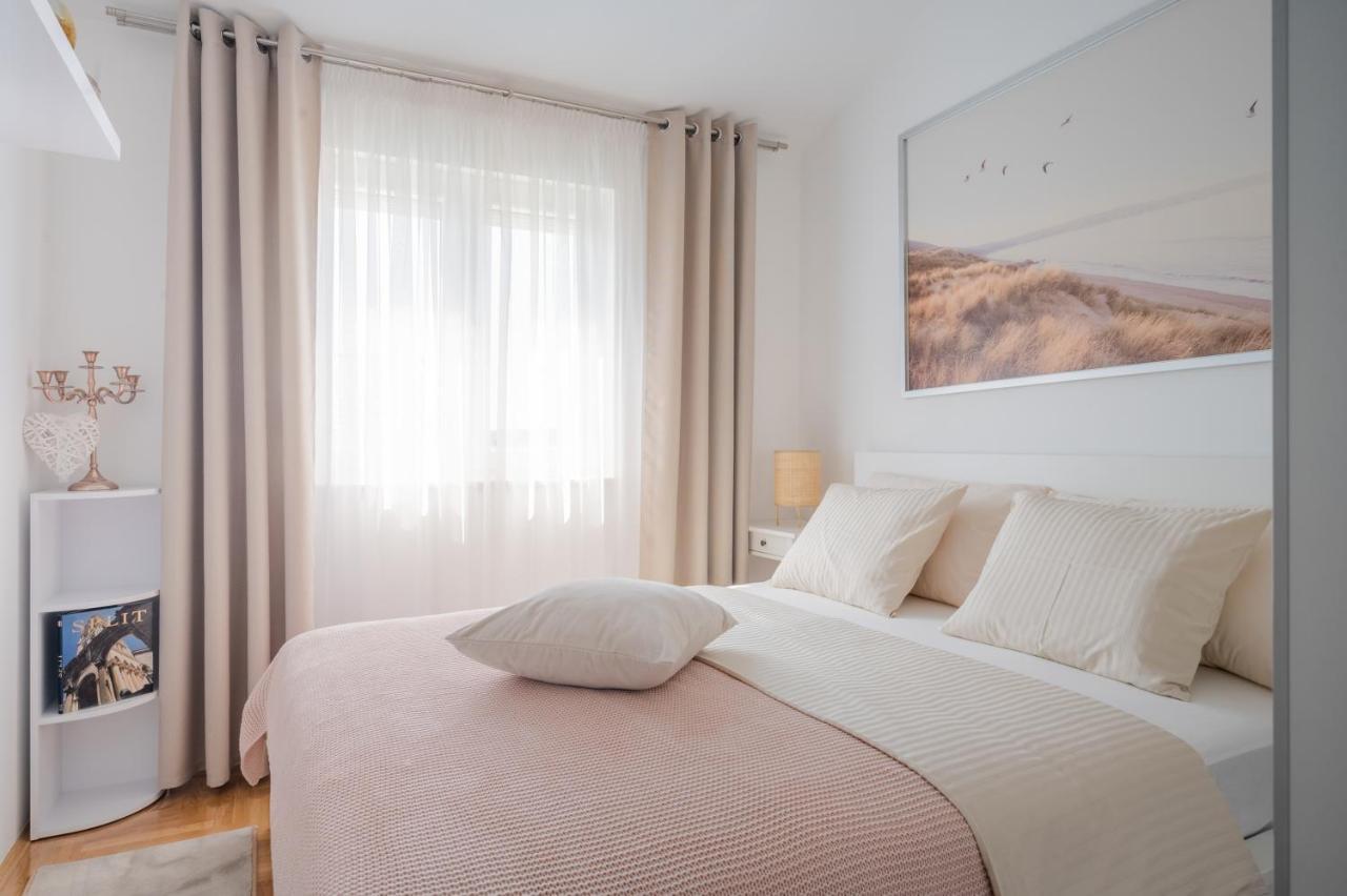Apartment Tikvarin, Kastel Kambelovac Kaštela Kültér fotó