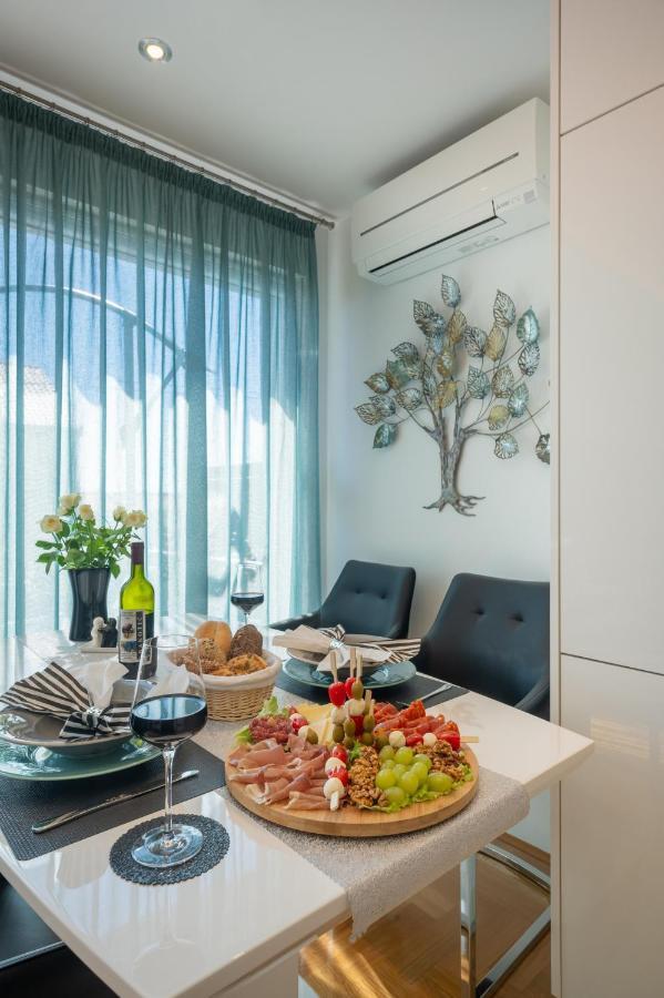 Apartment Tikvarin, Kastel Kambelovac Kaštela Kültér fotó