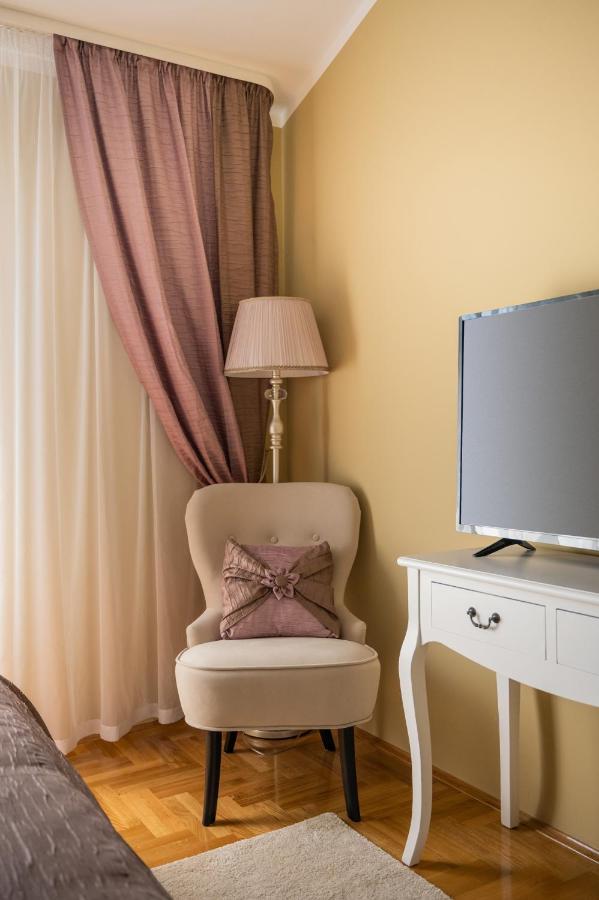 Apartment Tikvarin, Kastel Kambelovac Kaštela Kültér fotó