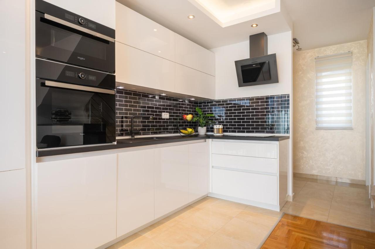 Apartment Tikvarin, Kastel Kambelovac Kaštela Kültér fotó