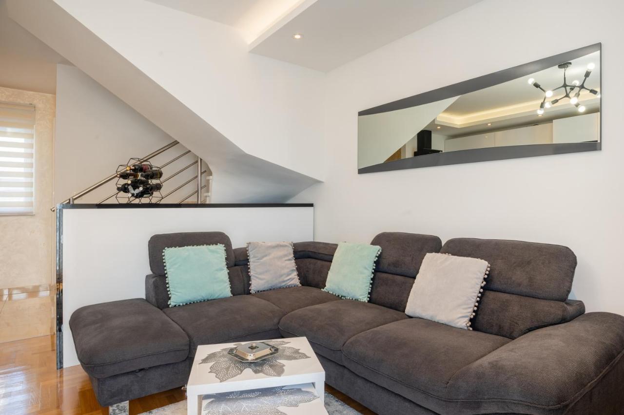 Apartment Tikvarin, Kastel Kambelovac Kaštela Kültér fotó