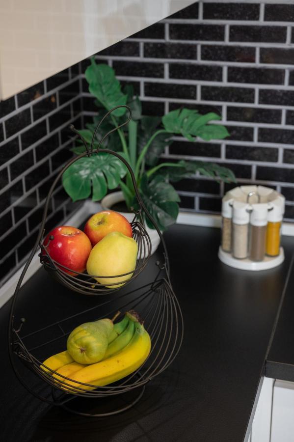Apartment Tikvarin, Kastel Kambelovac Kaštela Kültér fotó