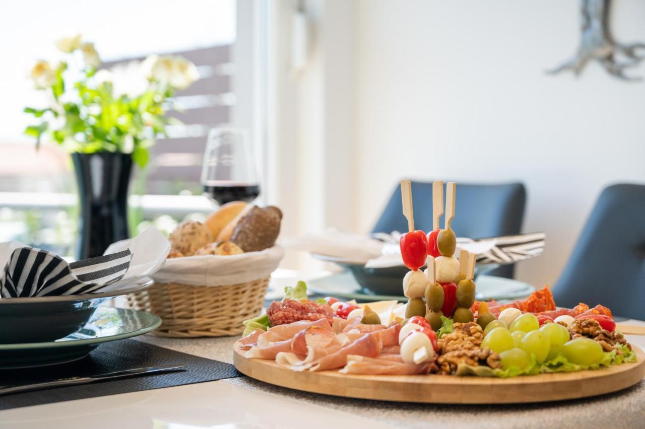 Apartment Tikvarin, Kastel Kambelovac Kaštela Kültér fotó