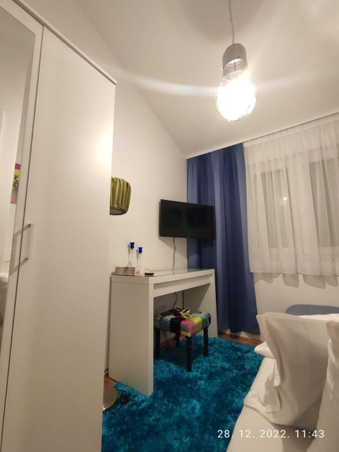 Apartment Tikvarin, Kastel Kambelovac Kaštela Kültér fotó
